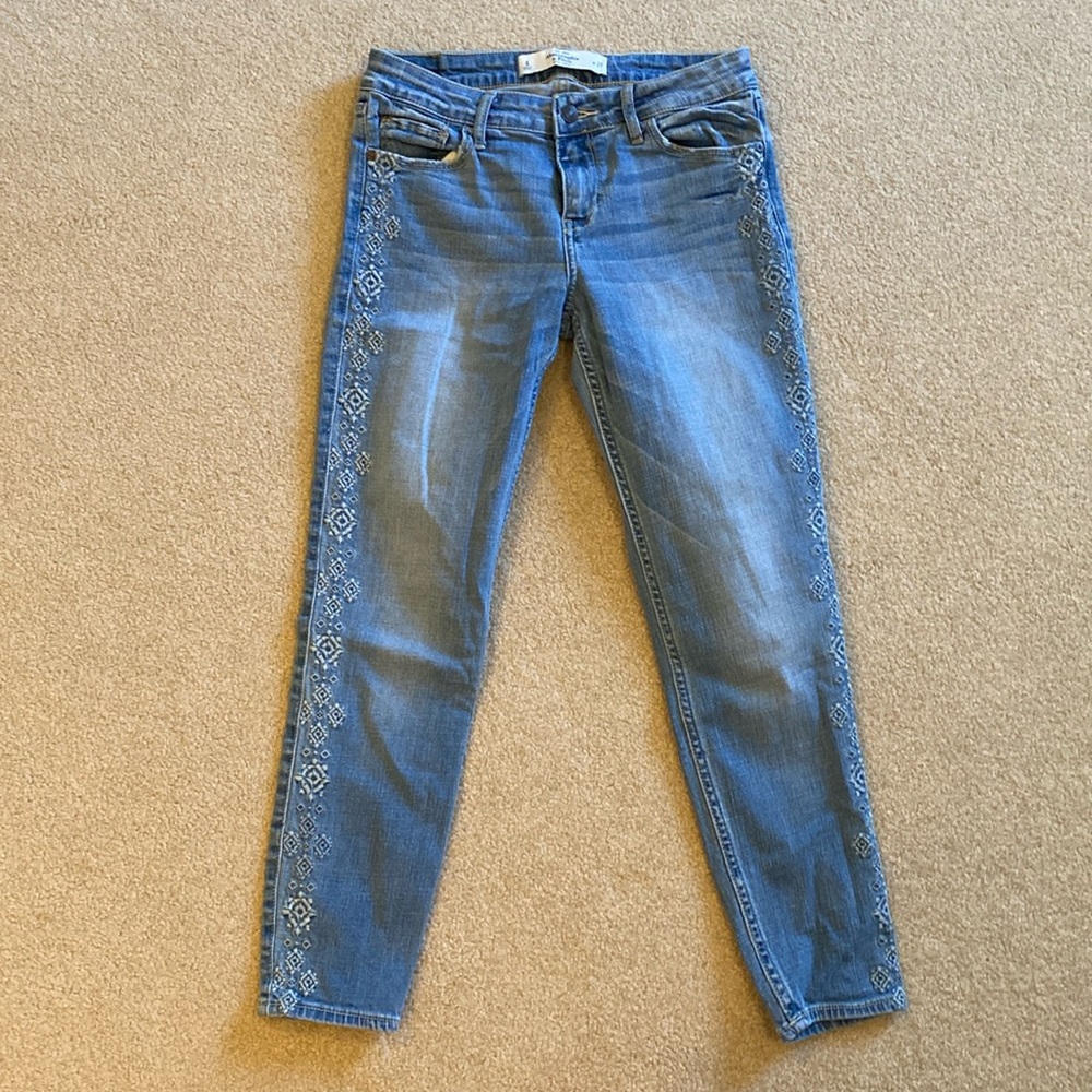 a&f embroidered mid-rise skinny jeans